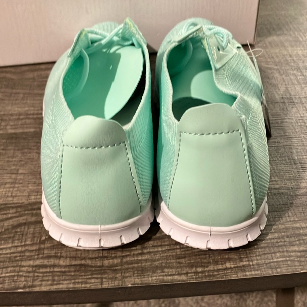 Women's Mint Sneakers - Picture 4 of 10